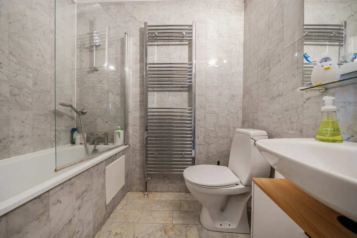 Queen Of Denmark Court, Rotherhithe, ..., photo 3