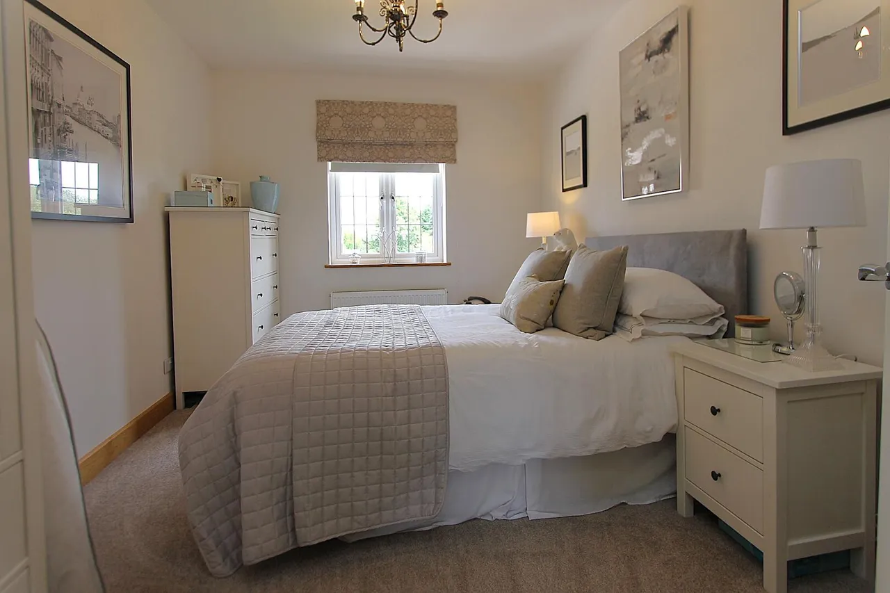 Aggborough Crescent, Kidderminster, photo 16