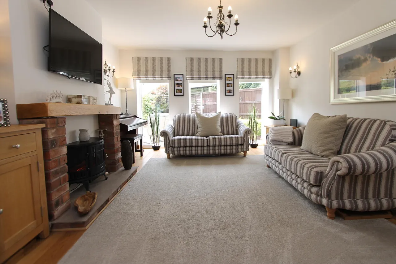 Aggborough Crescent, Kidderminster, photo 7