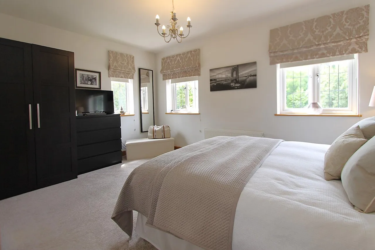 Aggborough Crescent, Kidderminster, photo 14