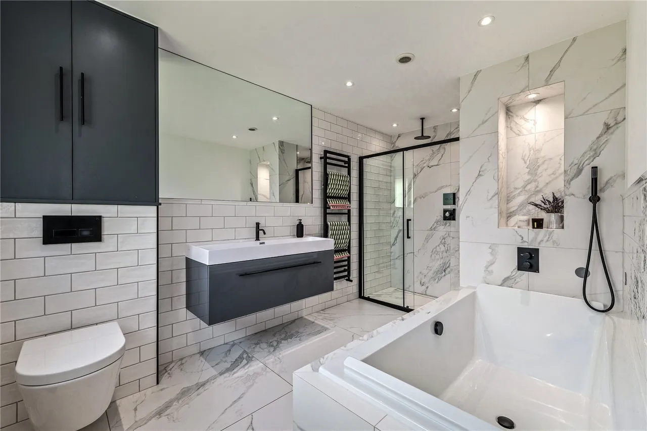 The Merridale, Hale, WA15, photo 18