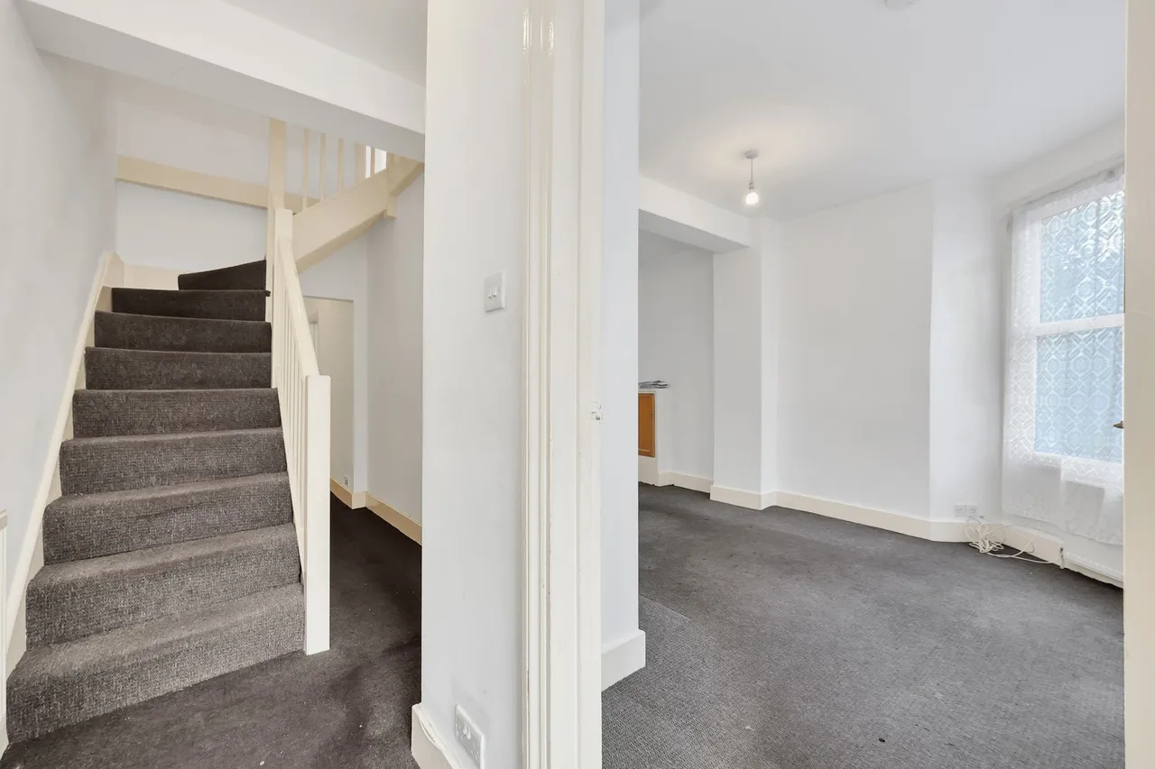 Hazeldean Road, London, NW10, photo 2