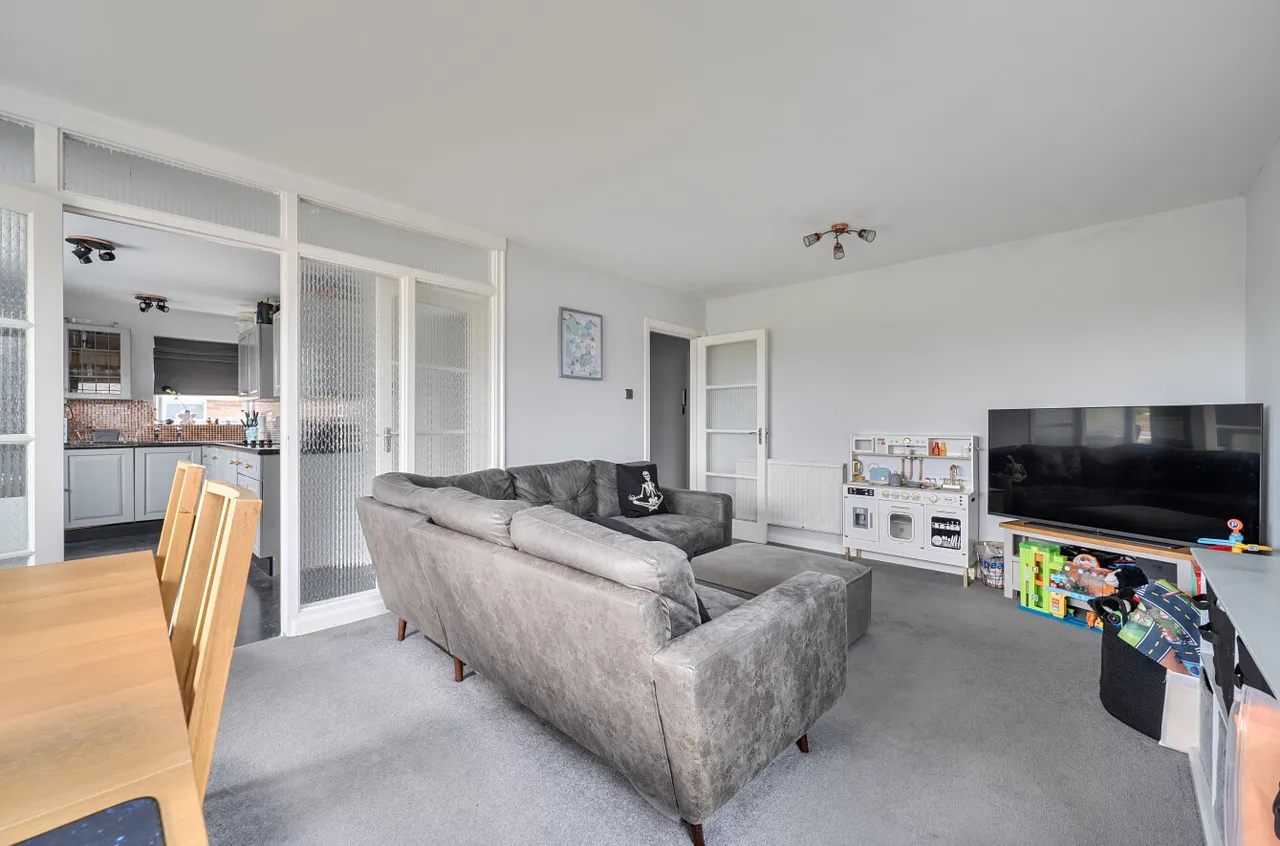 Central Avenue, Findon Valley, BN14, photo 3
