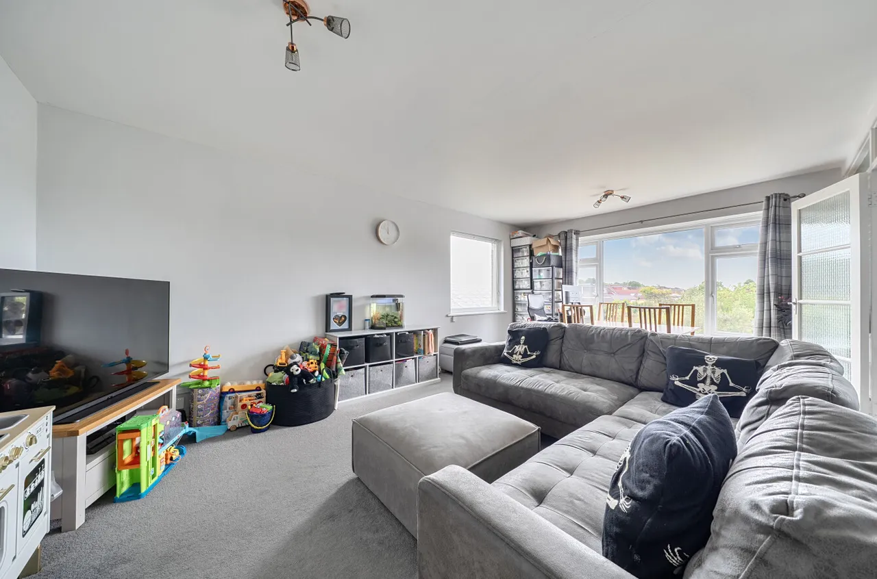 Central Avenue, Findon Valley, BN14, photo 11