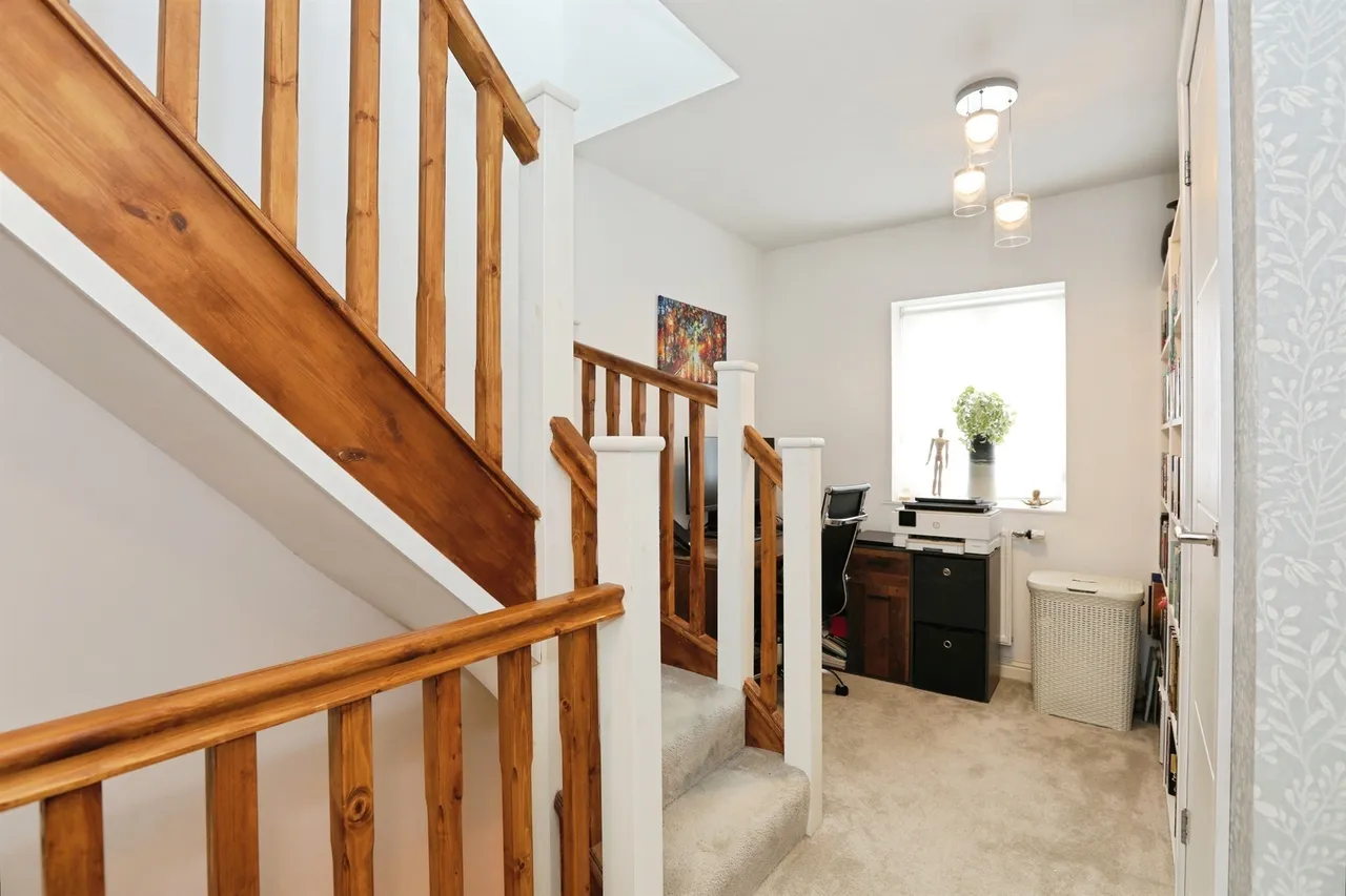 Rascals Close, Southwater, RH13, photo 14