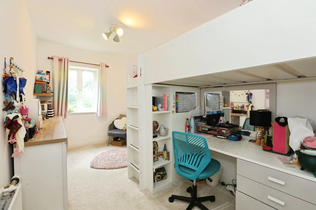 Rascals Close, Southwater, RH13, photo 10