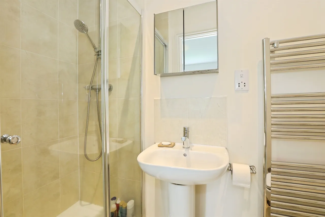Rascals Close, Southwater, RH13, photo 9