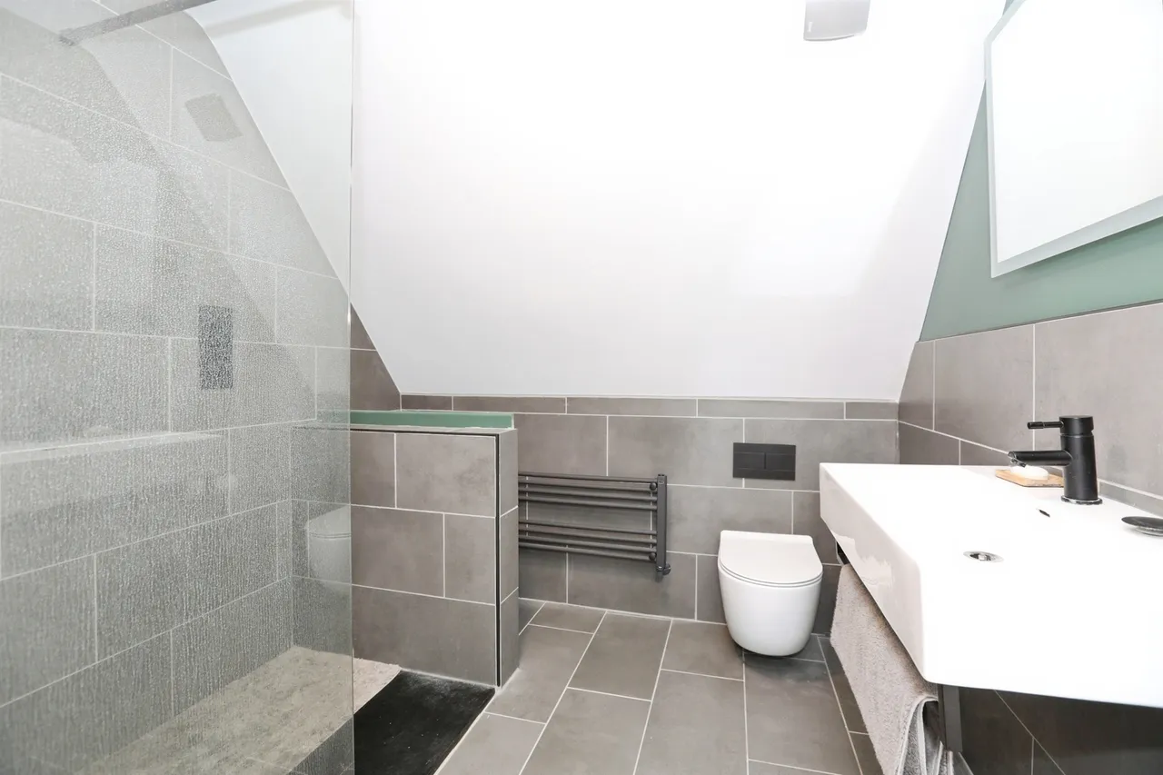 Rascals Close, Southwater, RH13, photo 12