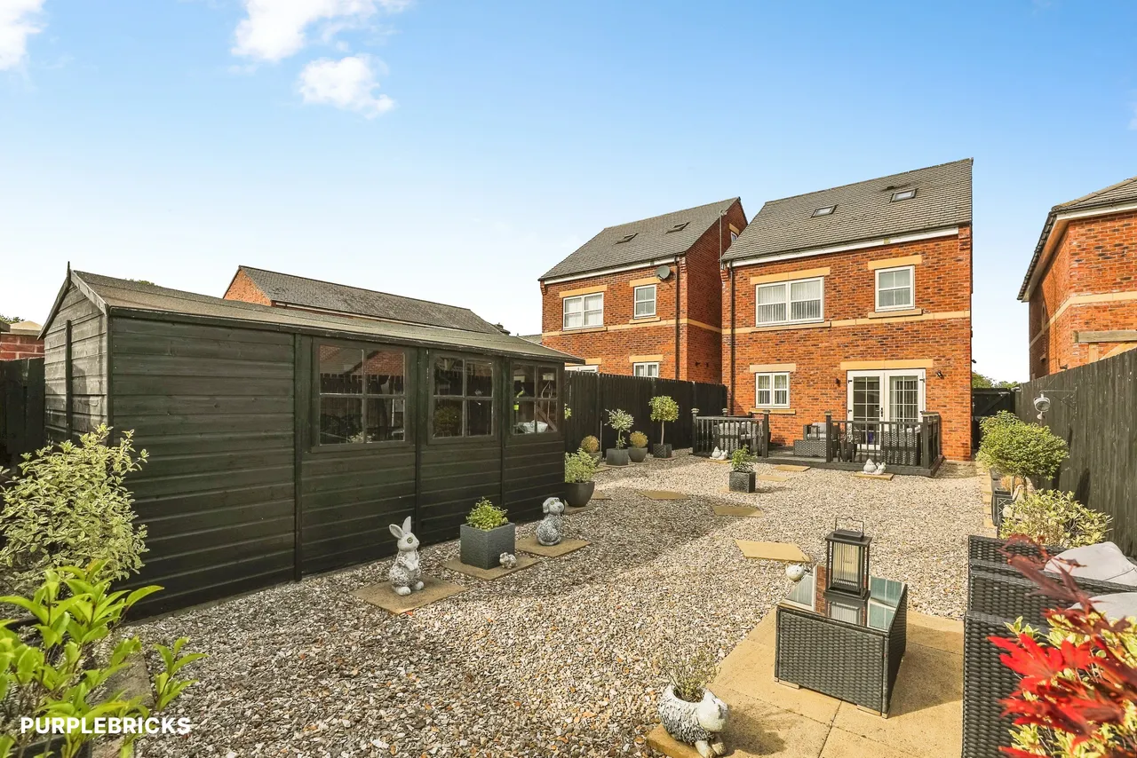 Hall Gardens, Barnsley, S72, photo 8