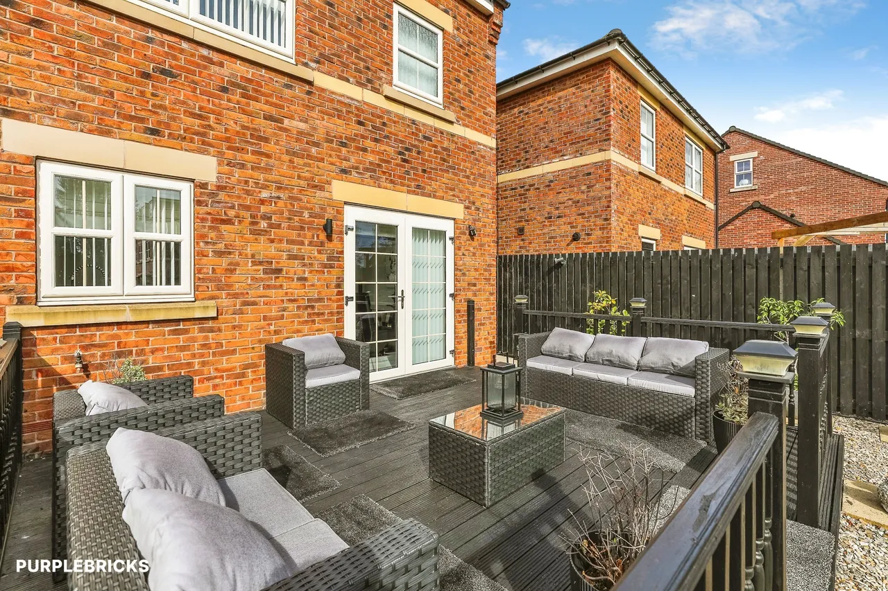 Hall Gardens, Barnsley, S72, photo 15