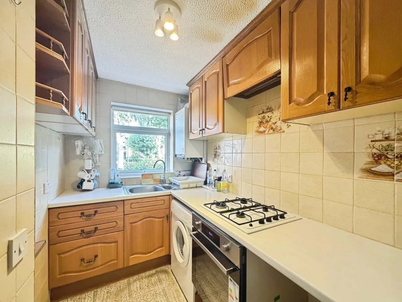 Avondale, Ash Vale, Surrey, GU12 5NQ, photo 4