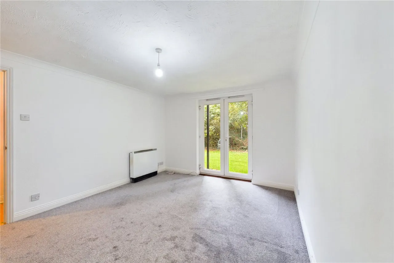Gould Close, Newbury, RG14, photo 3