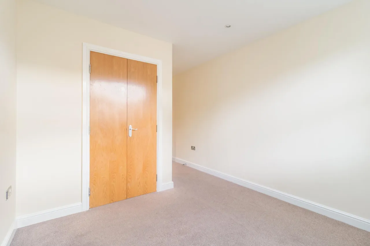 Elmhurst Court, Heathcote Road, photo 7