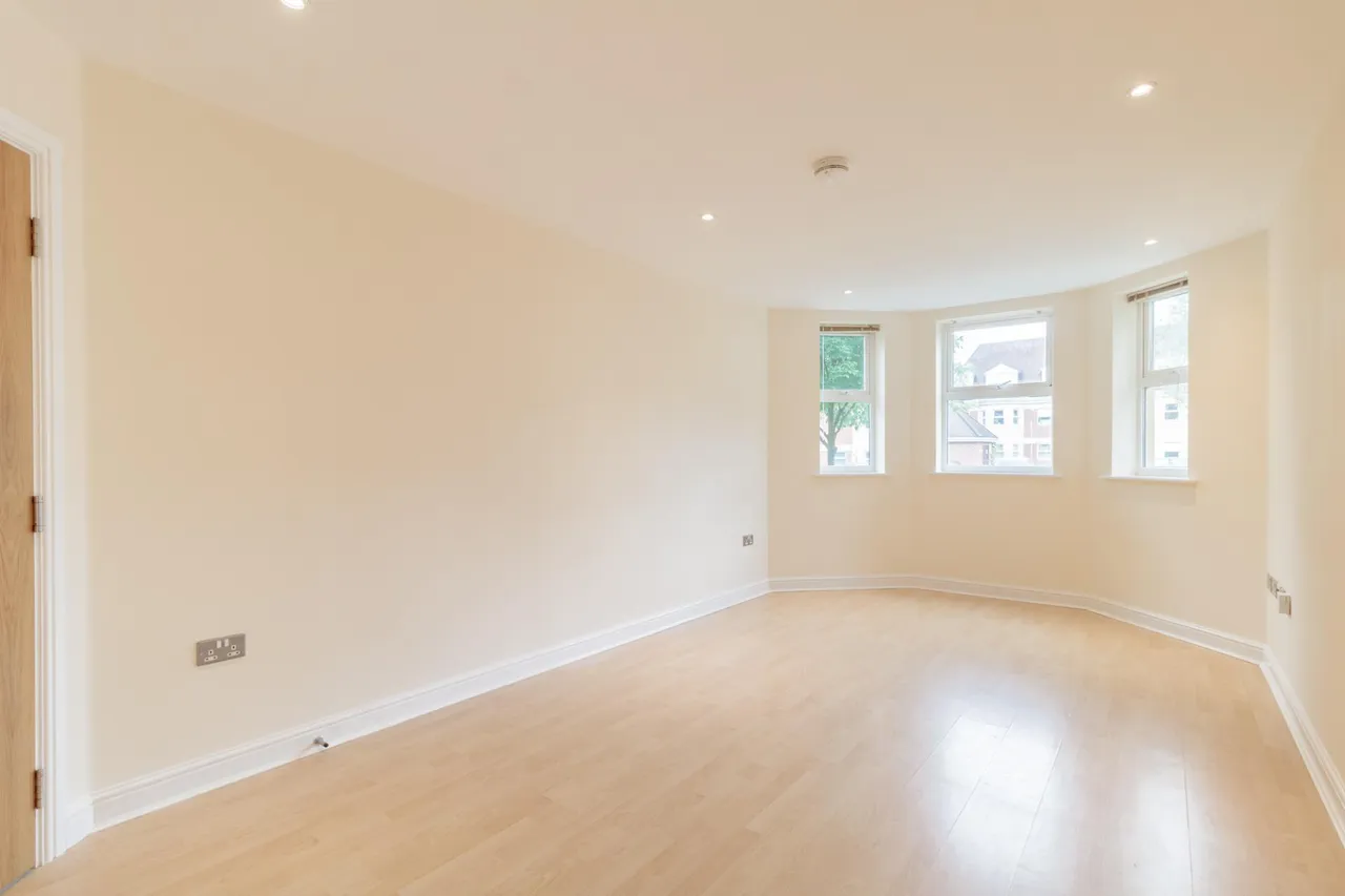Elmhurst Court, Heathcote Road, photo 5