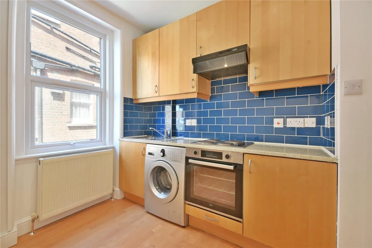 Cricklewood Broadway, Cricklewood, NW2, photo 5