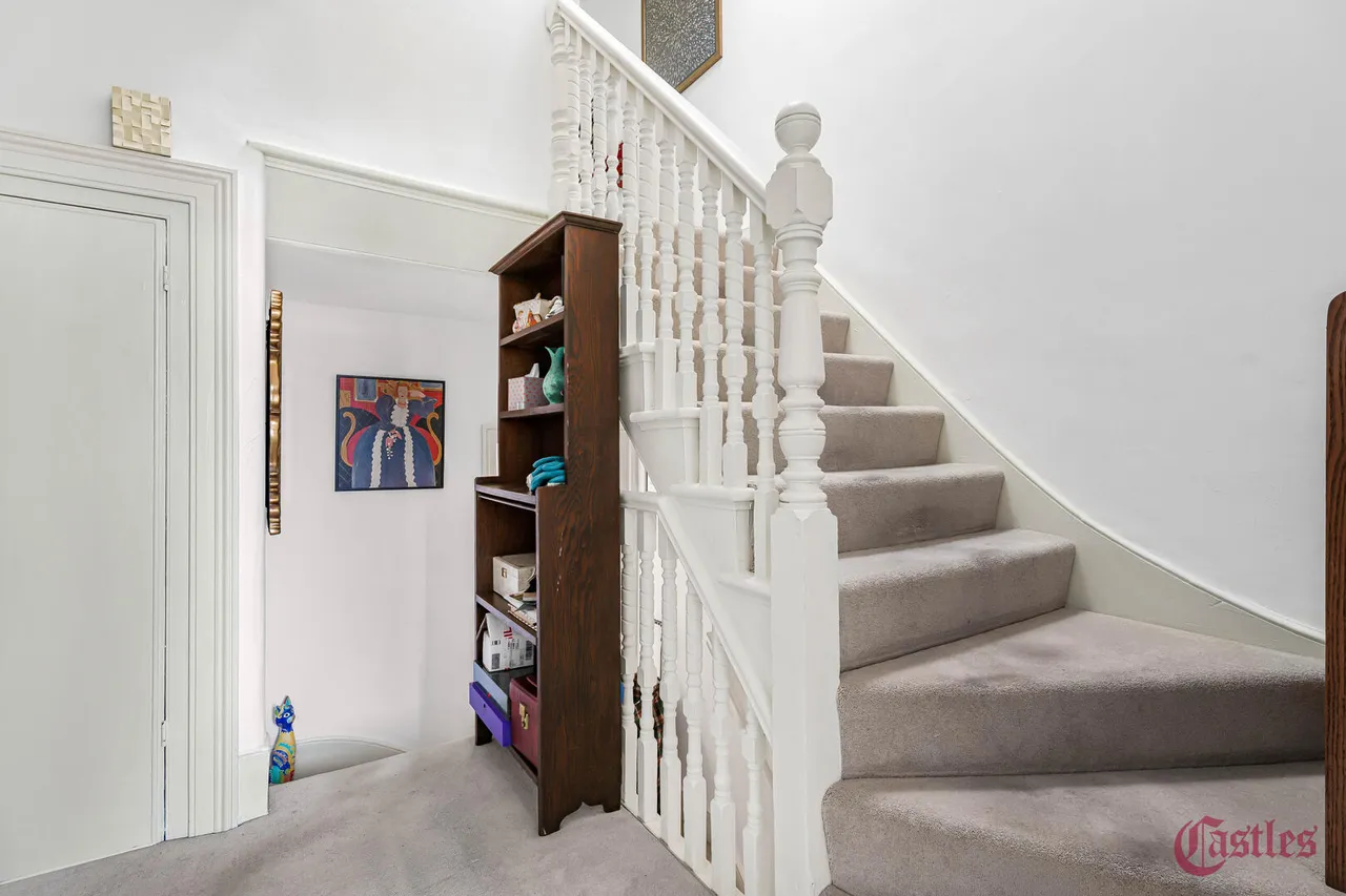Uplands Road, N8, photo 19