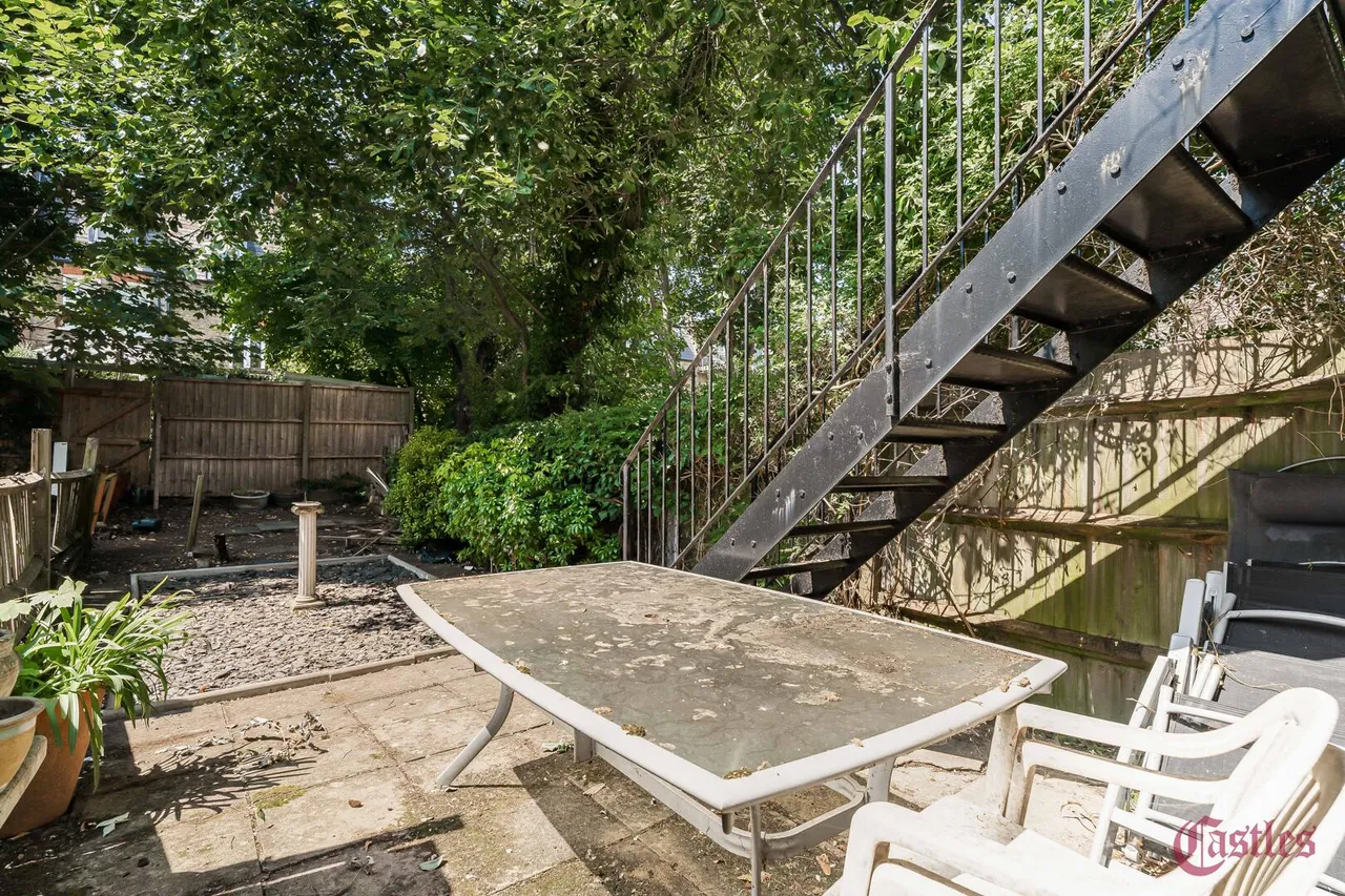 Uplands Road, N8, photo 24