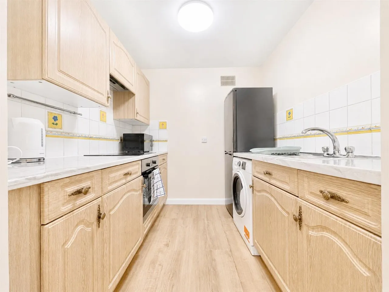2 bed flat to rent, bed Apartment To LetNuffield Court, Heston, TW5