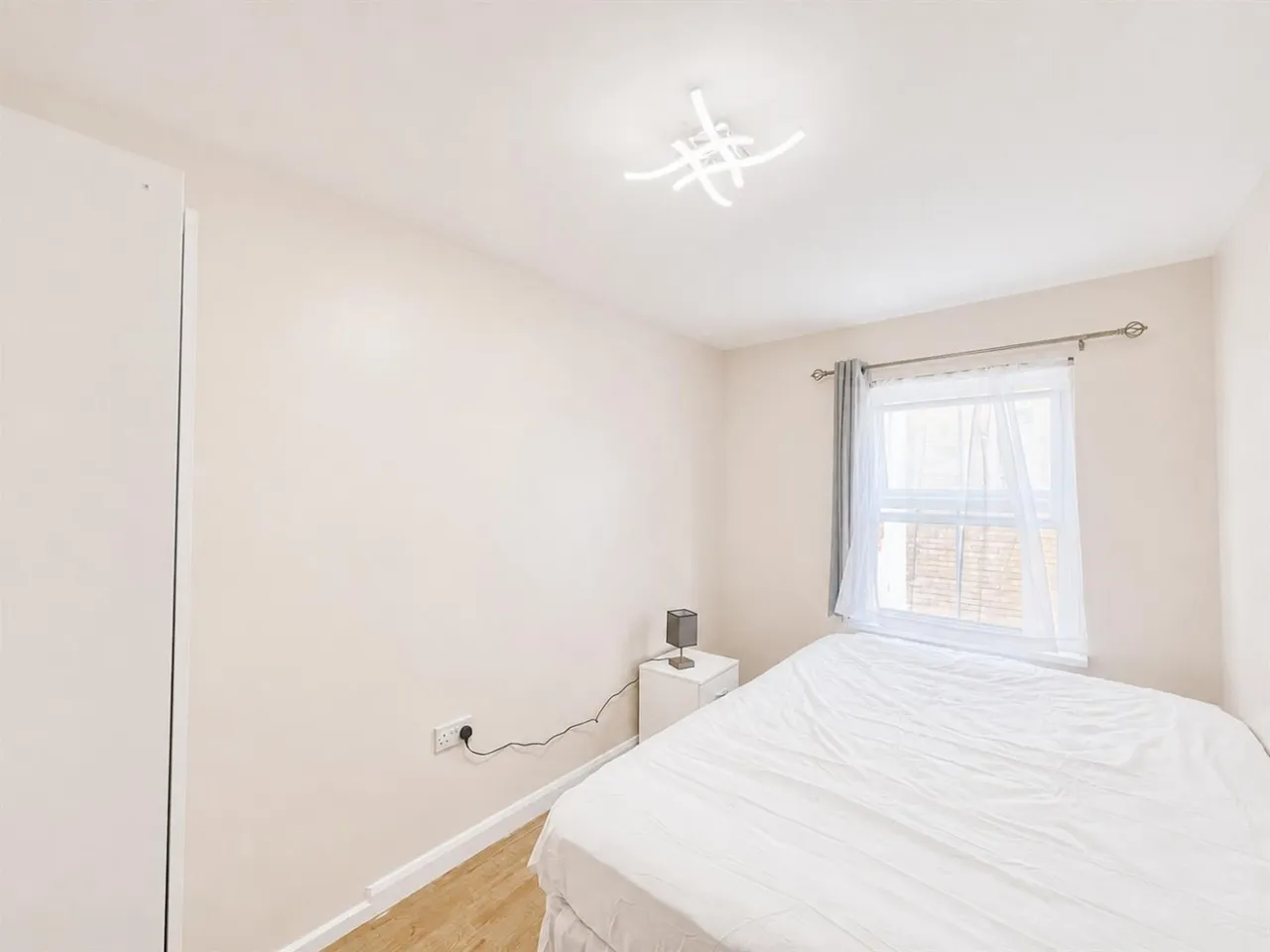 bed Apartment To LetNuffield Court, Heston, TW5, photo 8
