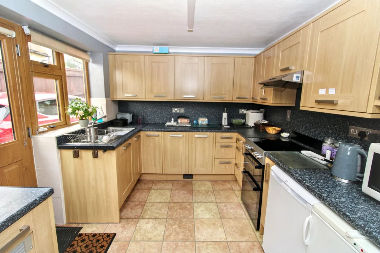 Inkerman Drive, Hazlemere, HP15, photo 2