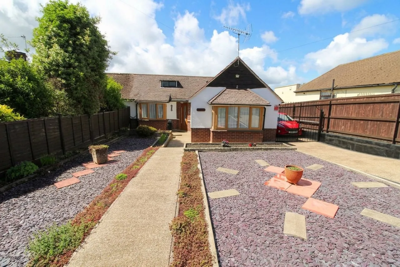 3 bed house for sale, Inkerman Drive, Hazlemere, HP15