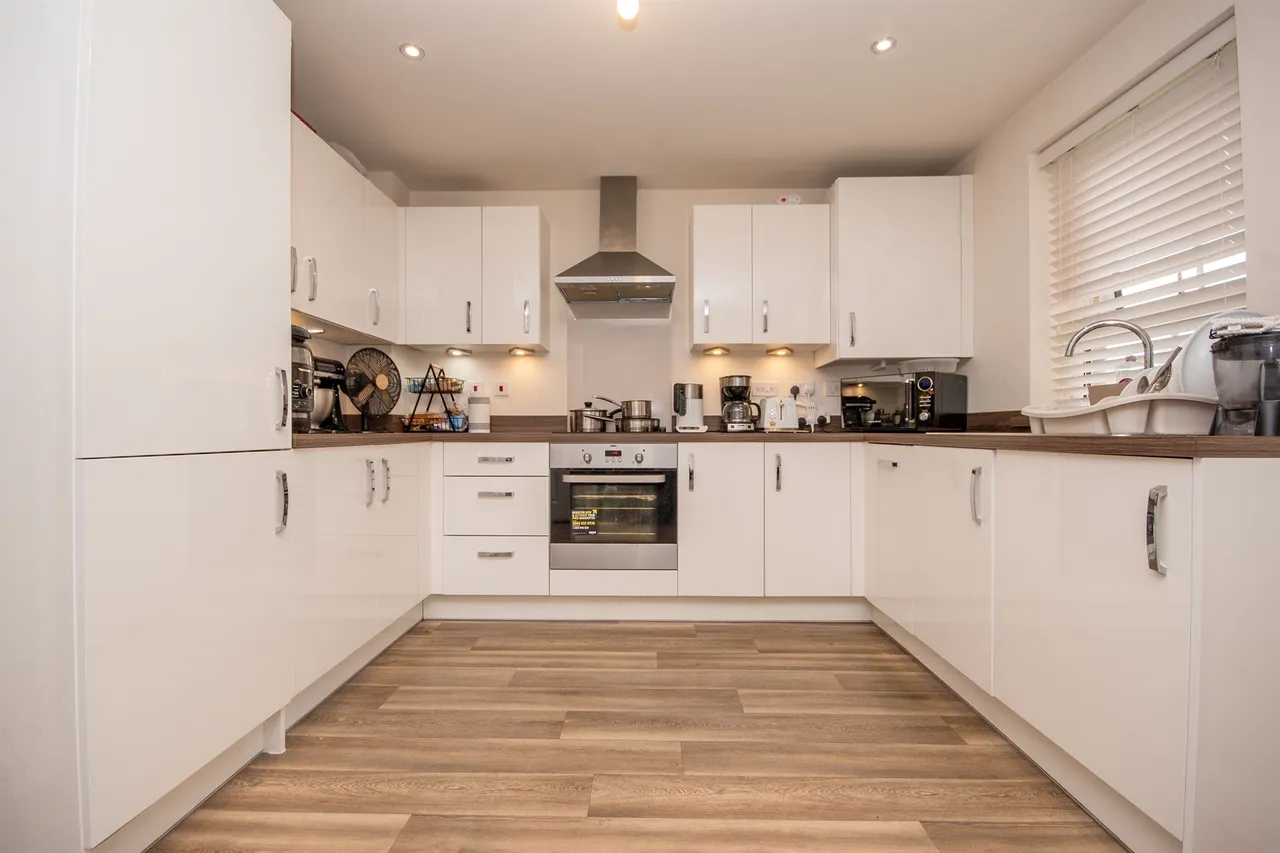 Brockhall Crescent, Kettering, NN15, photo 7