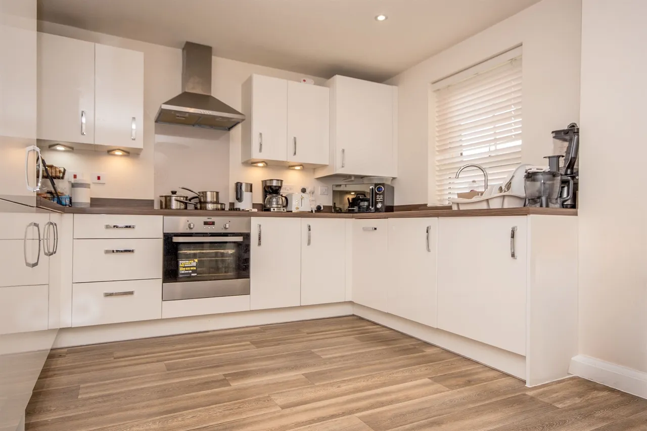 Brockhall Crescent, Kettering, NN15, photo 3