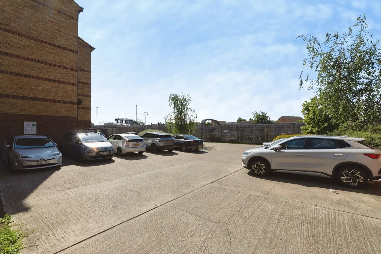 Greenslade Road, Barking, IG11, photo 23