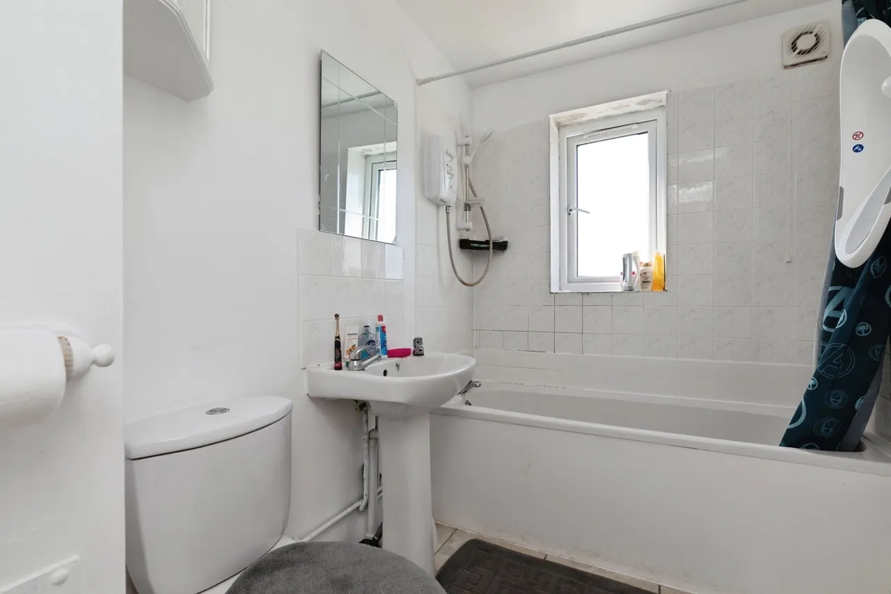 Greenslade Road, Barking, IG11, photo 8