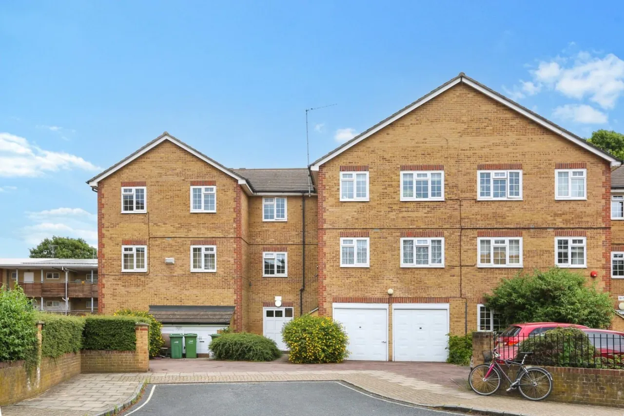 2 bed flat for sale — Havil Street, London, SE5