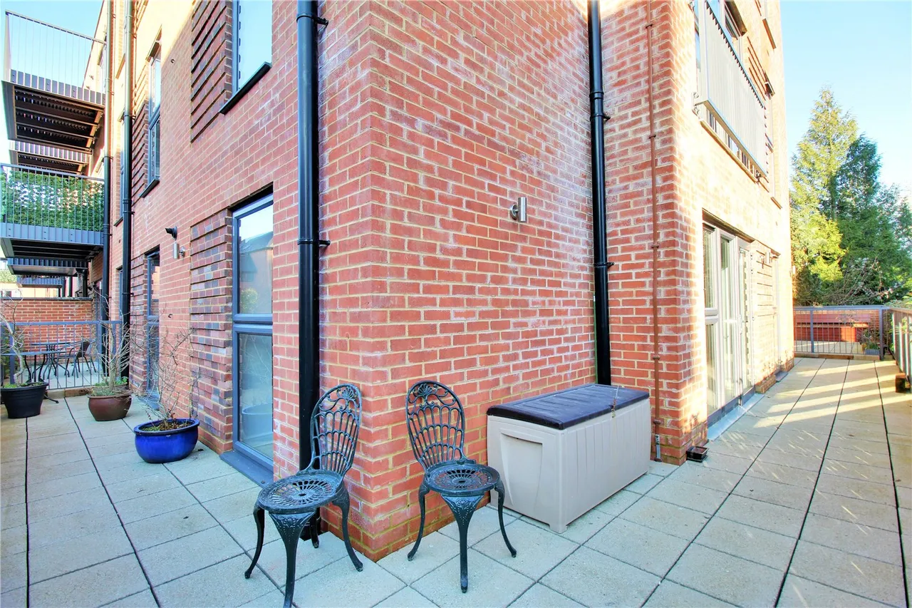 Chawton Court, Station Road, Hook, Hampshire, RG27 9QR, photo 11
