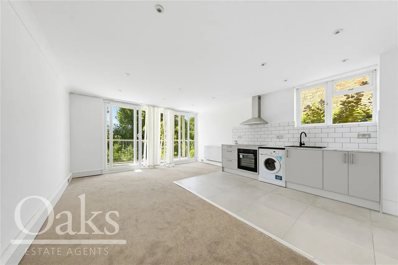 2 bed flat for sale, Averil Grove, Streatham, SW16