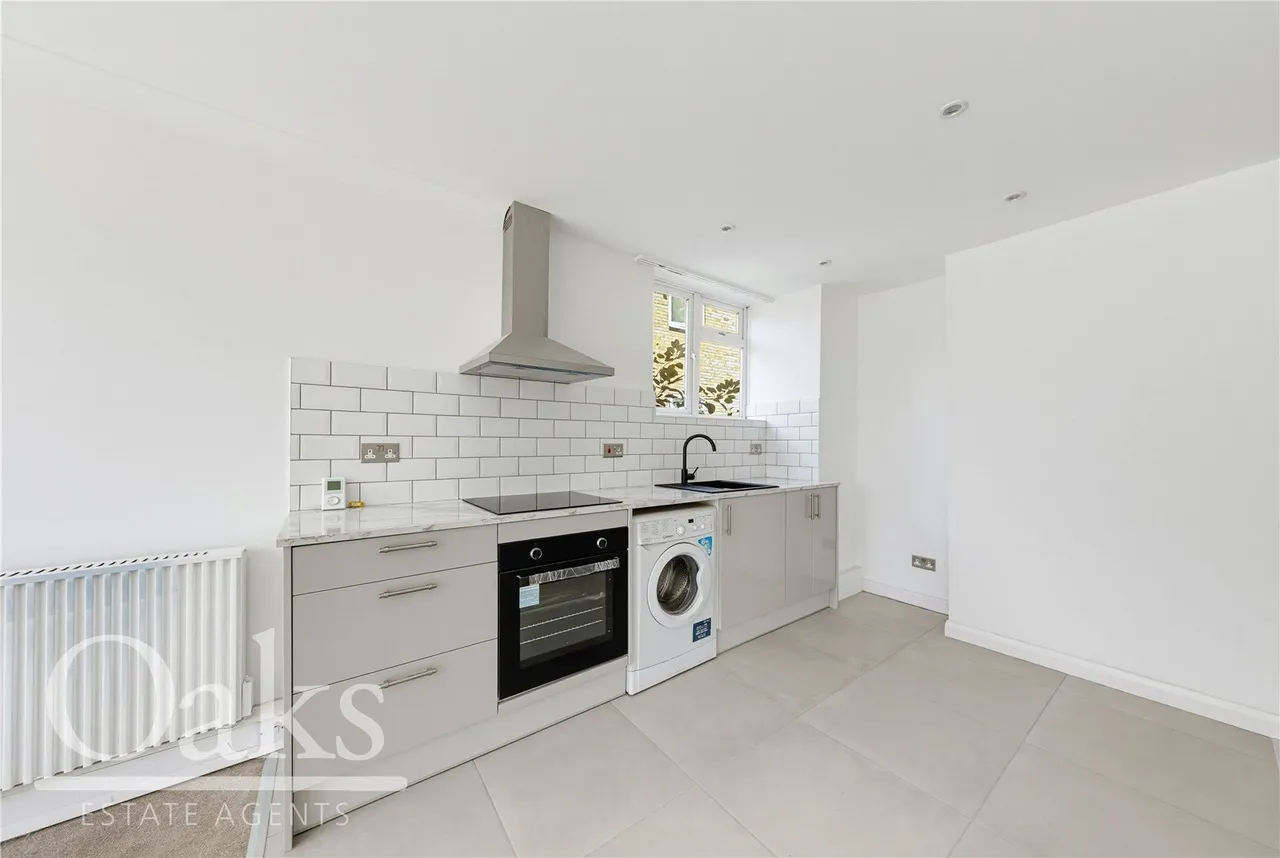 Averil Grove, Streatham, SW16, photo 3