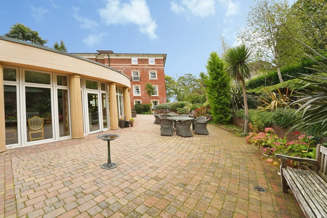 Victoria Road, Malvern, WR14, photo 9
