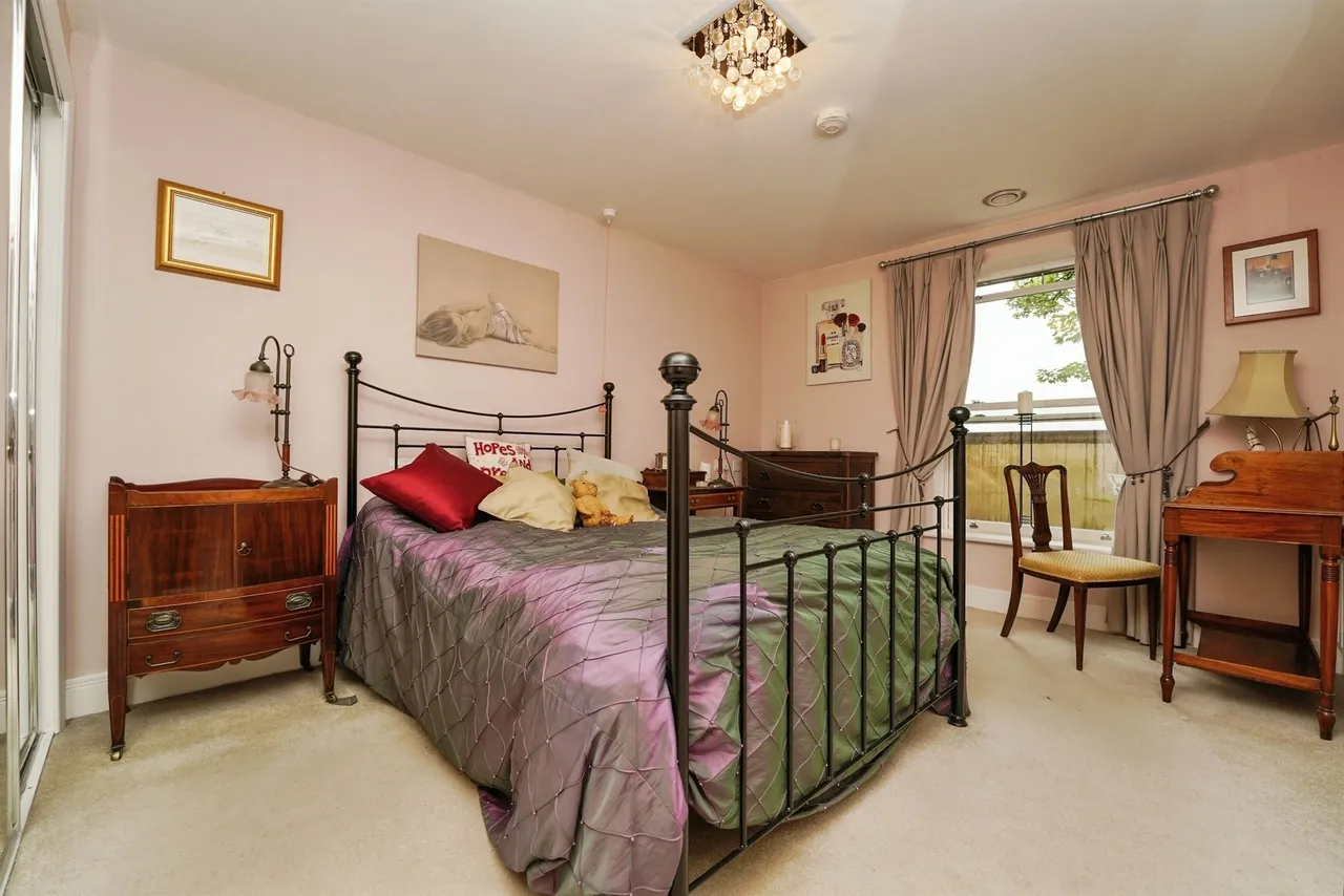 Victoria Road, Malvern, WR14, photo 7