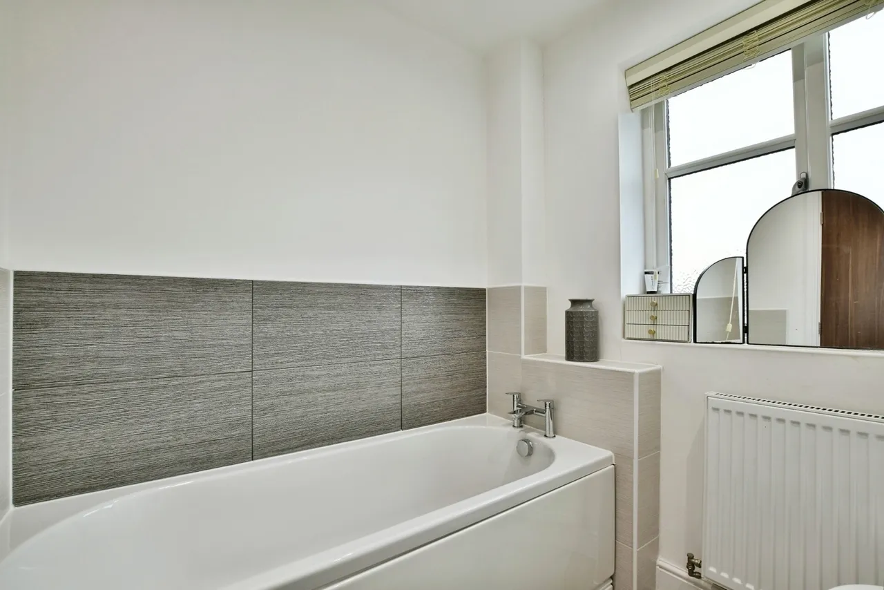Baskerville Road, Altrincham, WA14, photo 13