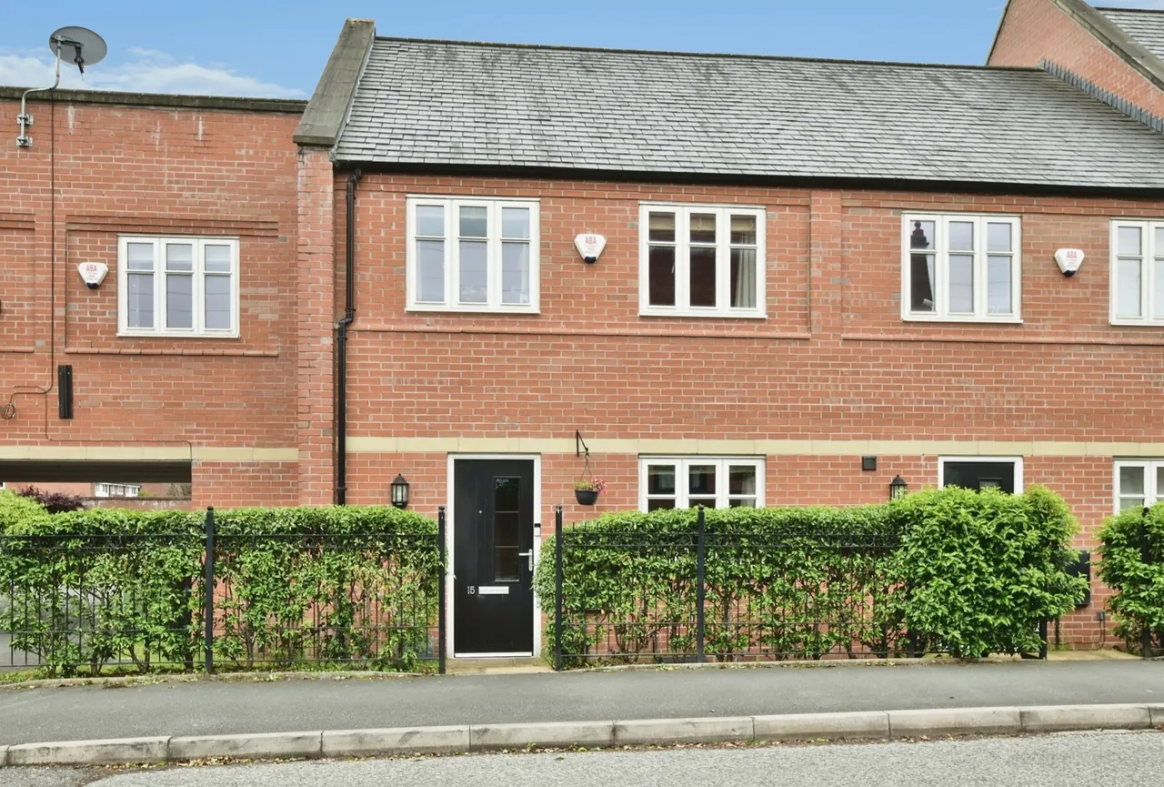 3 bed house for sale — Baskerville Road, Altrincham, WA14