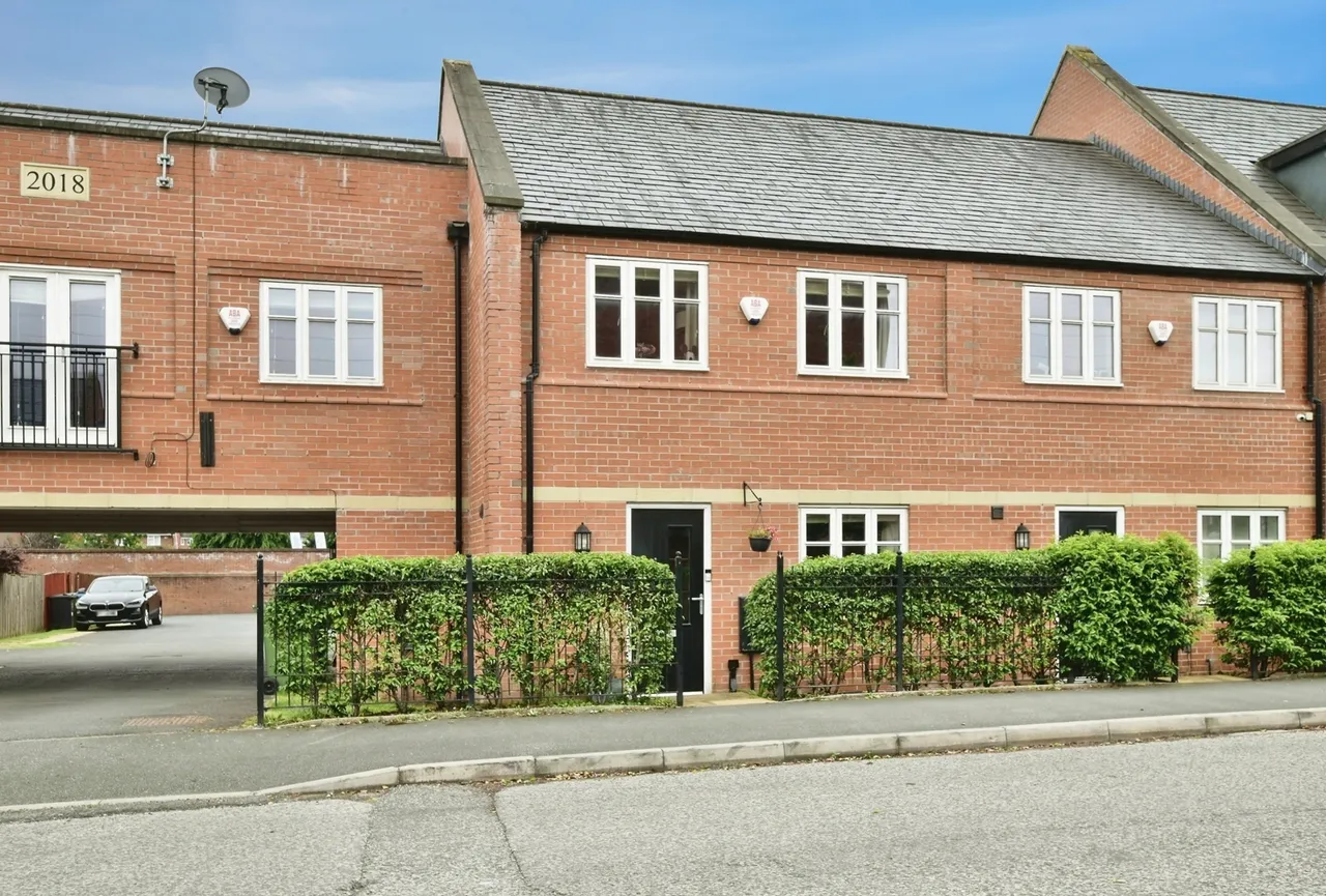Baskerville Road, Altrincham, WA14, photo 24