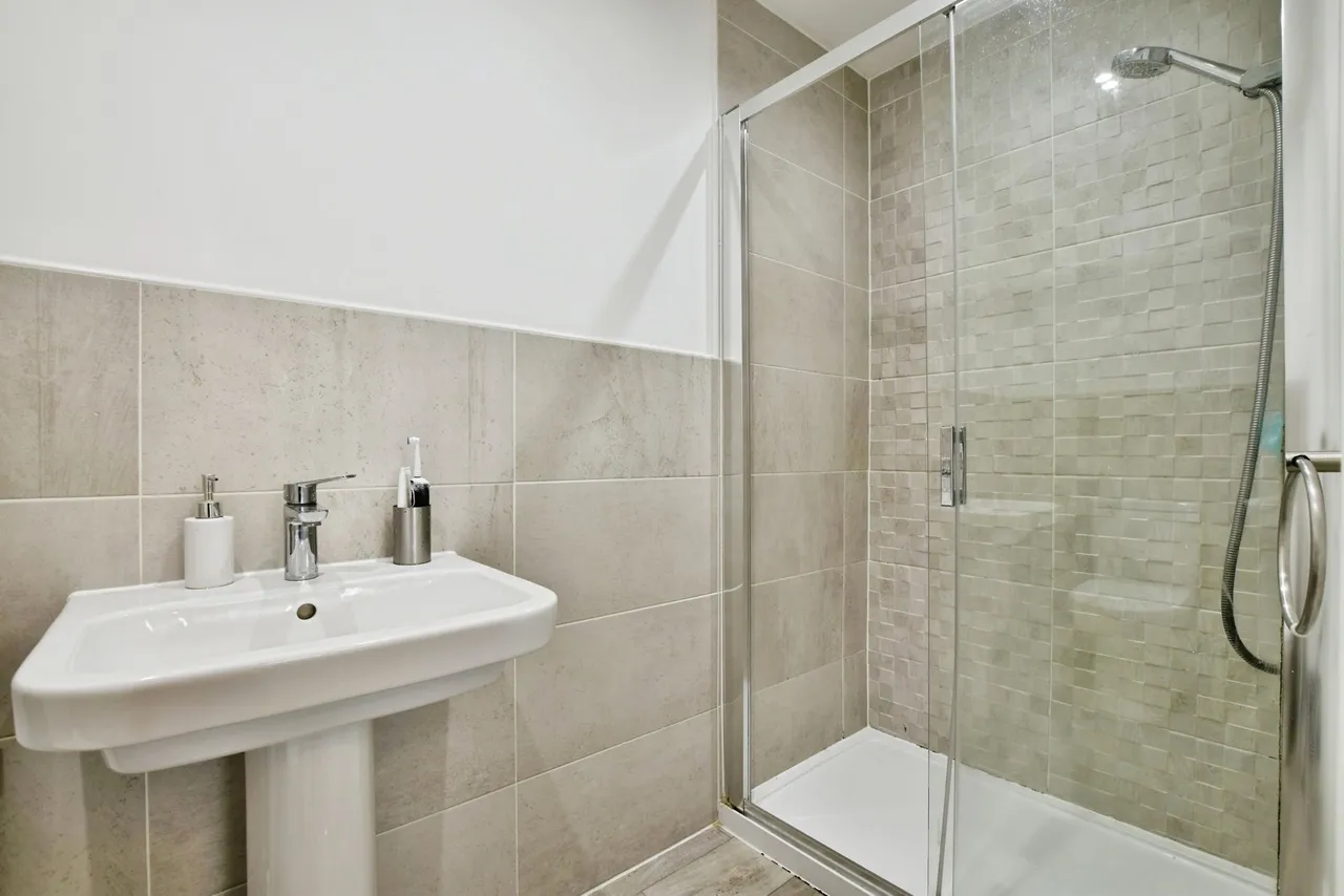 Baskerville Road, Altrincham, WA14, photo 22