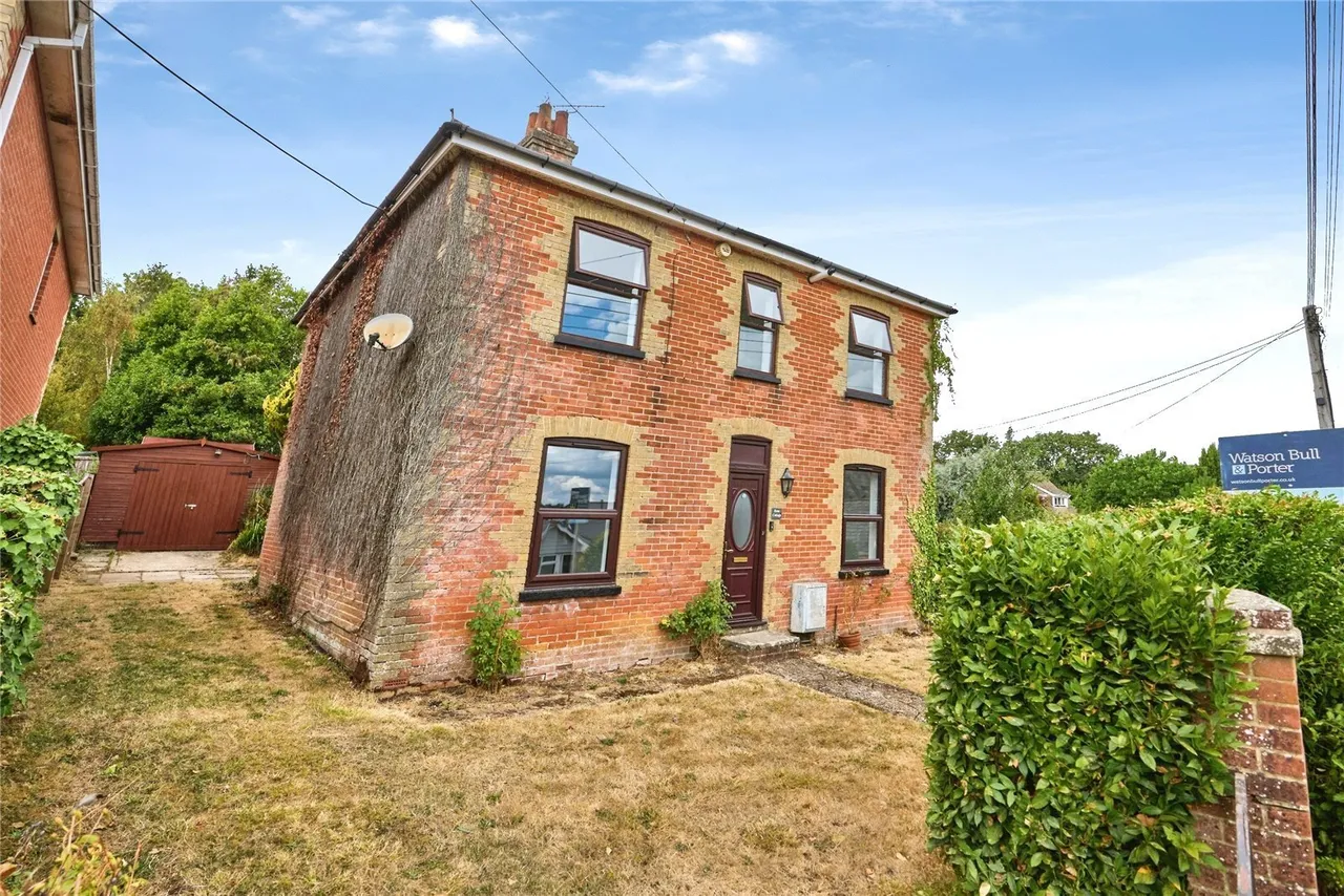 4 bed house for sale, Red Road, Wootton Bridge, PO33