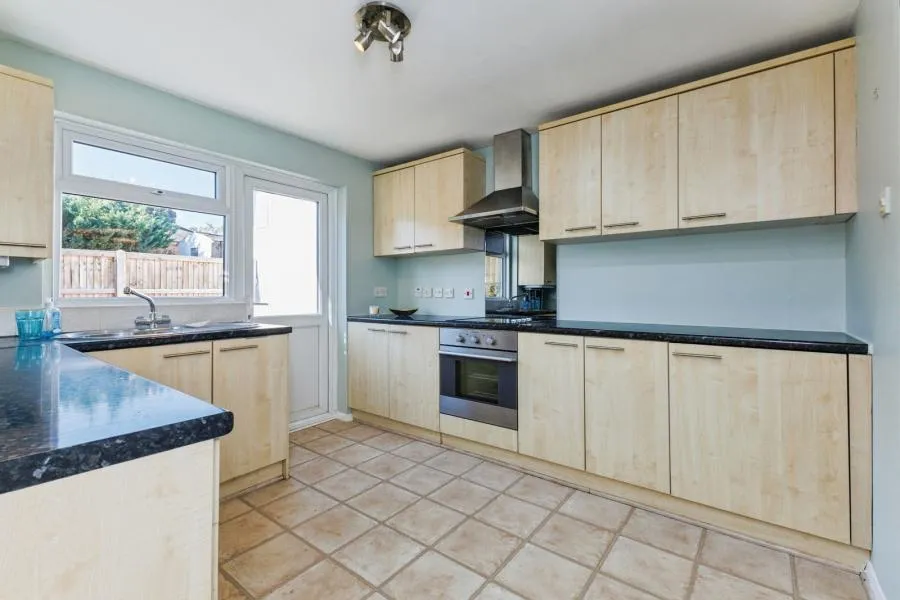 Brighton Road, Surbiton, KT6, photo 3