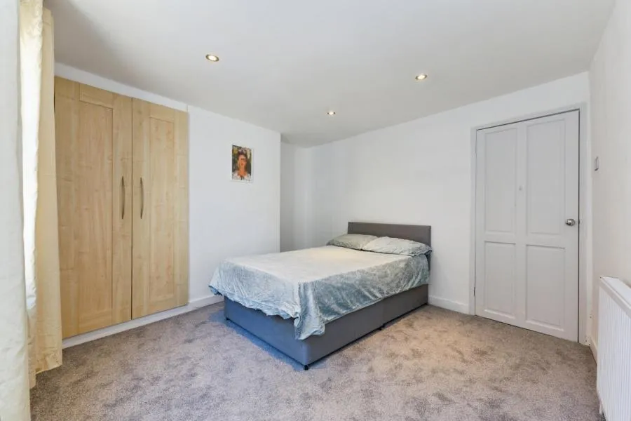 Brighton Road, Surbiton, KT6, photo 11