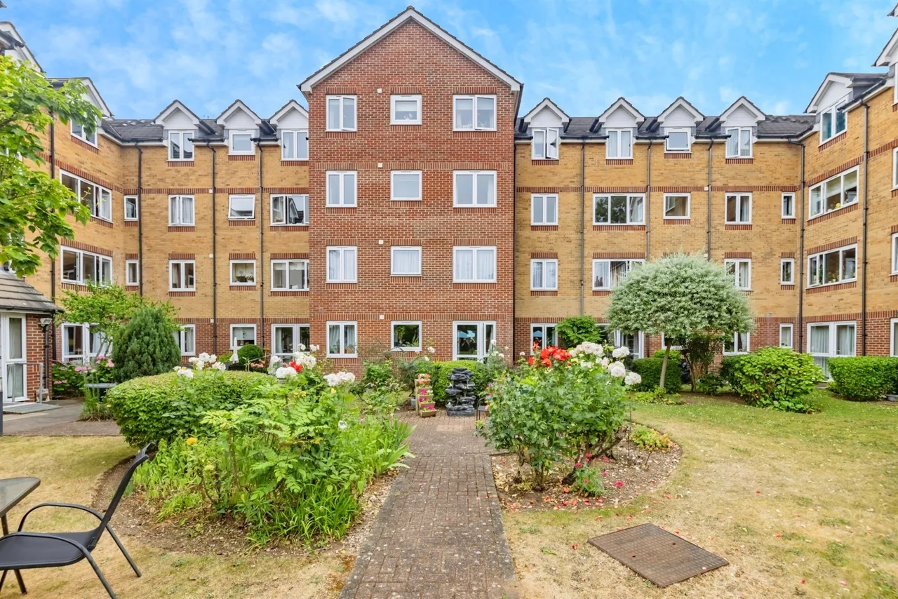 1 bed retirement property for sale — Lower High Street, Watford