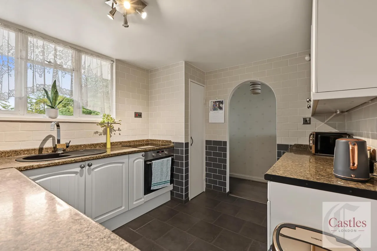 Exeter Road, Enfield, EN3, photo 4