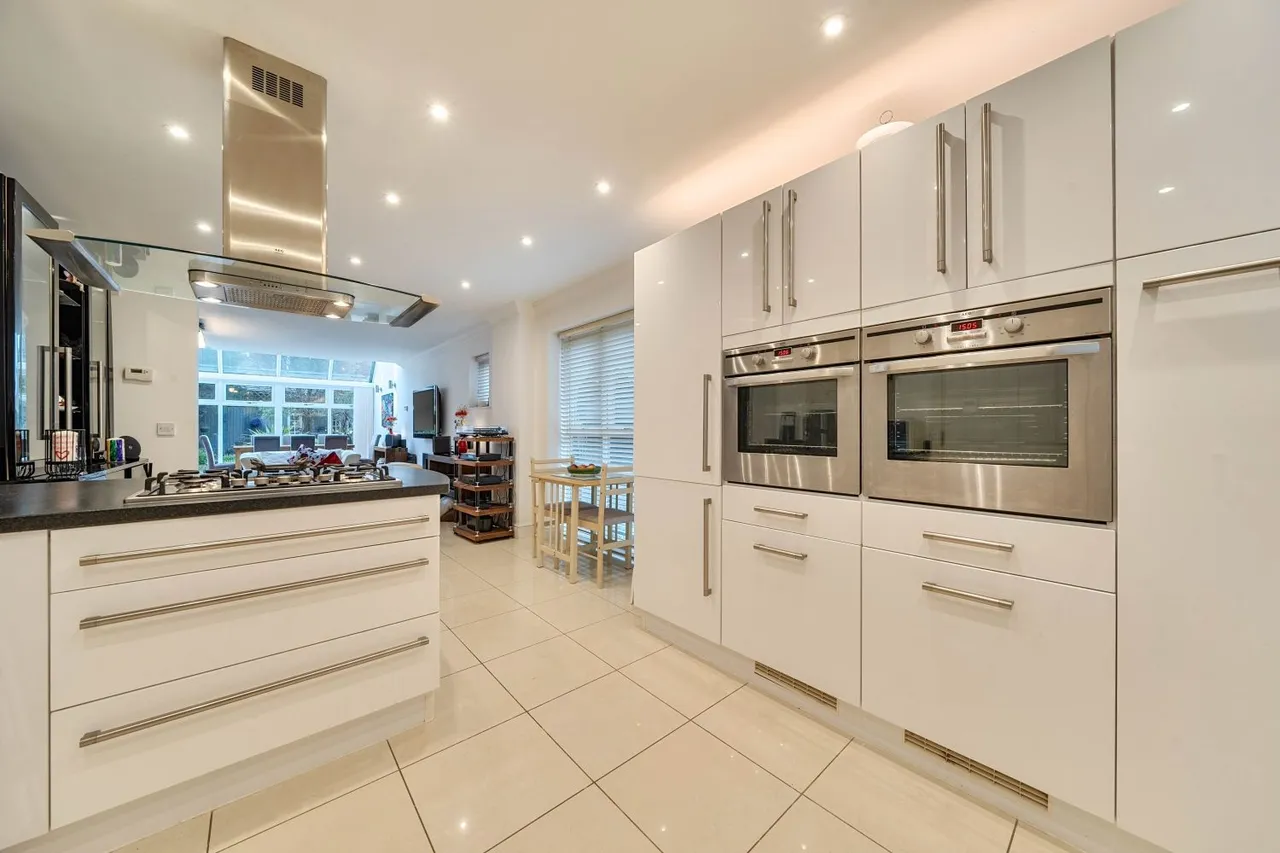 Paxton Avenue, Hawkinge, CT18, photo 6