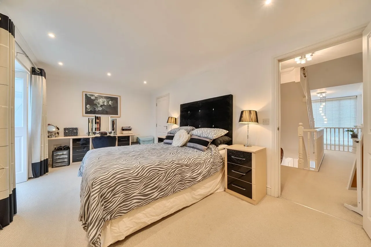 Paxton Avenue, Hawkinge, CT18, photo 10