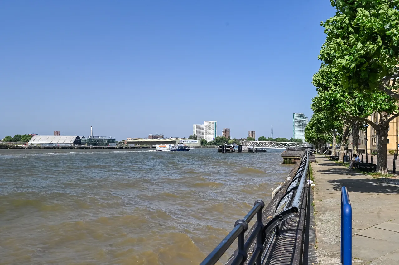 8 Chart House, 6 Burrells Wharf Square, London, photo 4