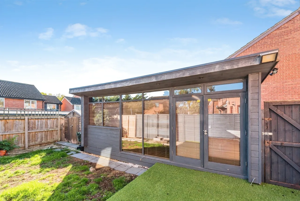 Ascham Road, Grange Park, SN5, photo 9
