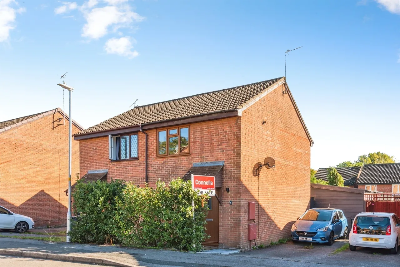 2 bed house for sale, Ascham Road, Grange Park, SN5