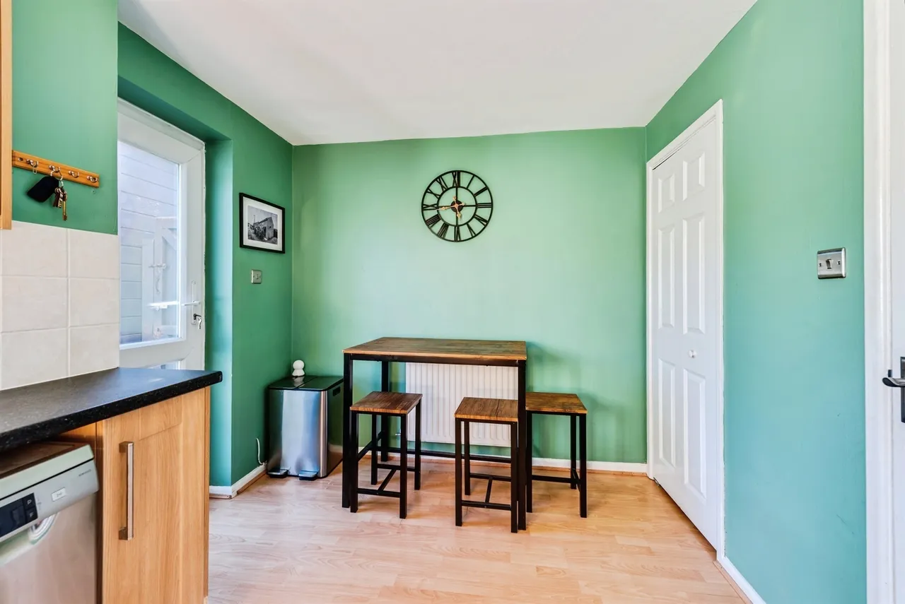 Ascham Road, Grange Park, SN5, photo 3